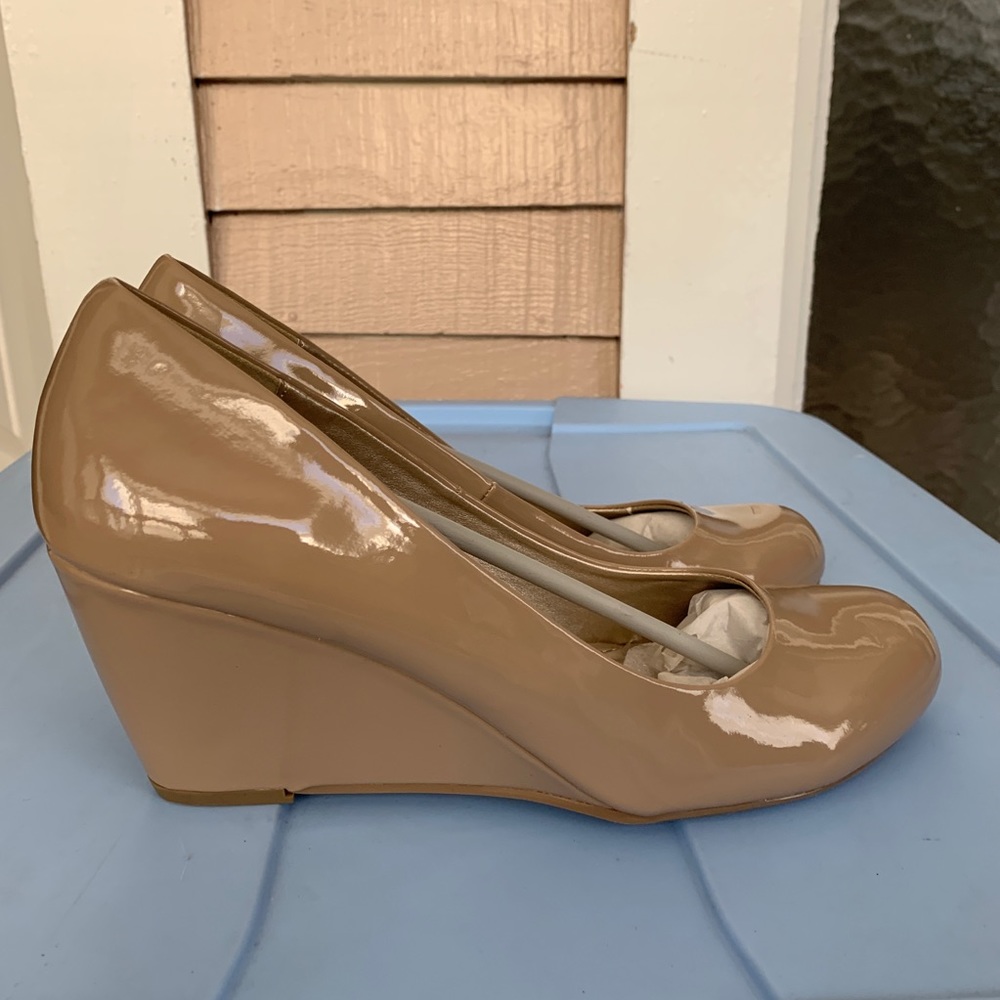 Chinese Laundry Wedge